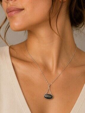 VTG SARAH COVENTRY 1978 Dainty Infinity Cat's Eye Chain Necklace